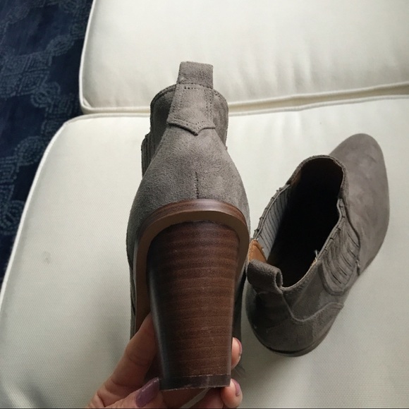 NINE WEST SUADE GREY CHUNKY HEEL BOOTIES! - Picture 9 of 11